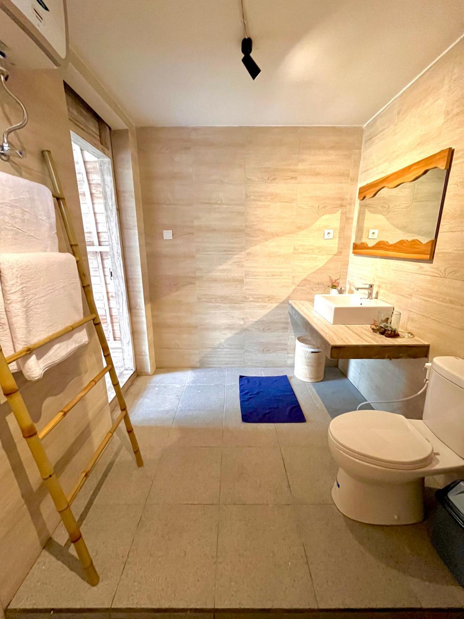 Ila Gaia Bali Hotel Canggu  Exterior photo